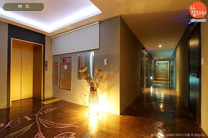The Hotel Bon Suwon Exterior foto